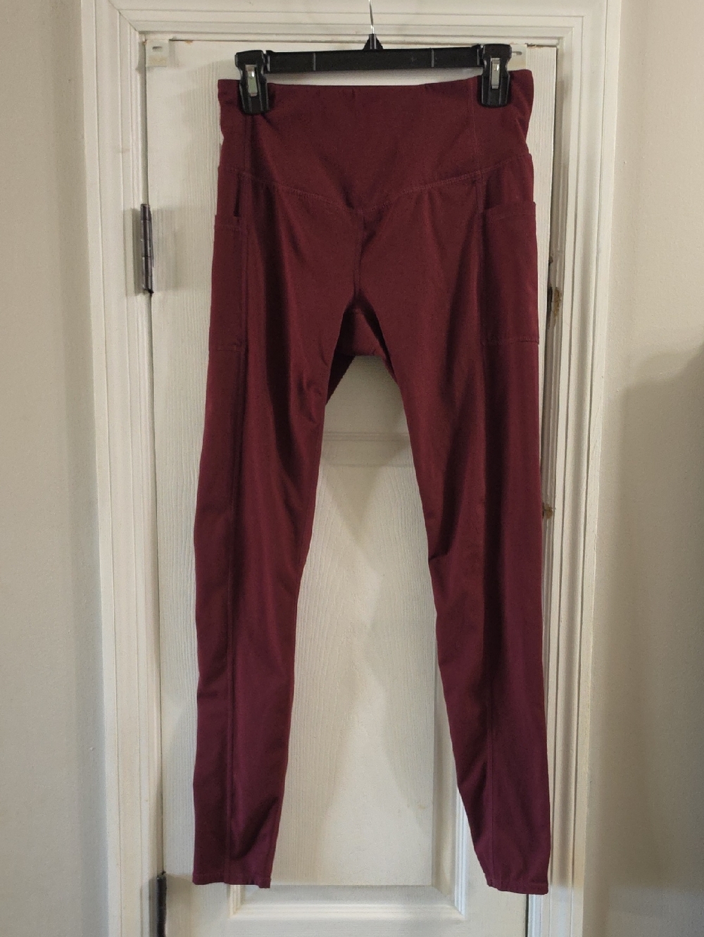 Gaiam High Rise 7/8 Pocket Yoga Leggings Plum Burgundy M
